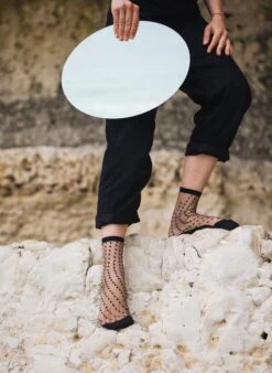 Chaussettes Transparentes à Pois Crescent Dunes Black 6 Chaussettes Transparentes à Pois Crescent Dunes Black -Le Bar à Chaussettes 6 826045e3 68d3 4508 8039 1a8e511e2af9