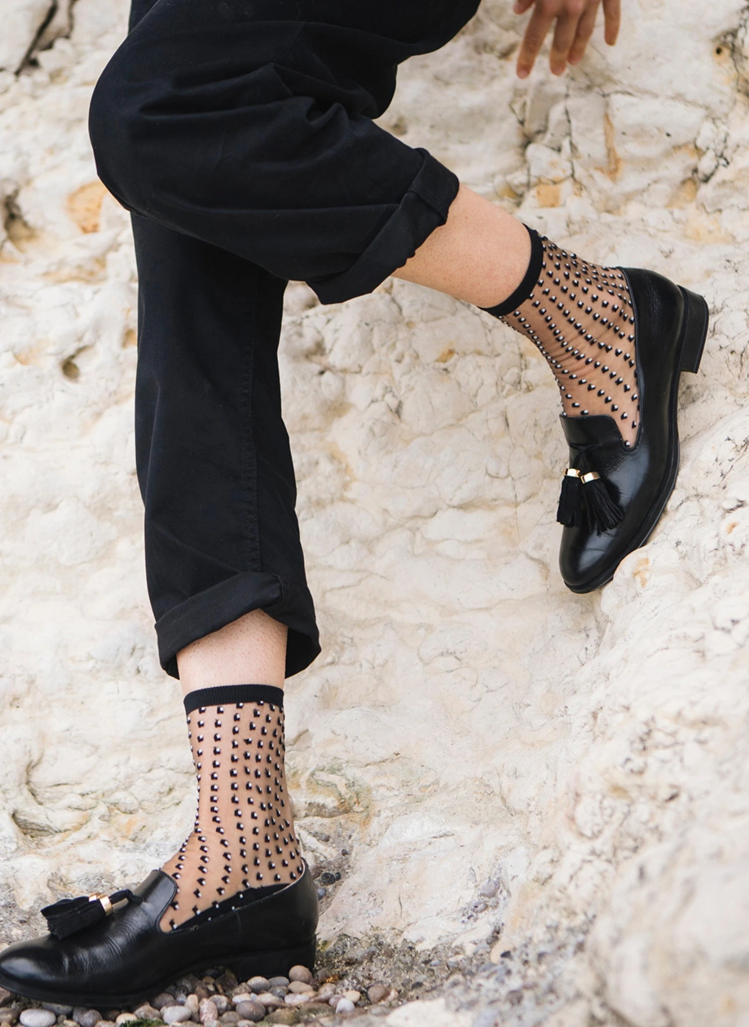 Chaussettes Transparentes à Pois Crescent Dunes Black 4 Chaussettes Transparentes à Pois Crescent Dunes Black – Image 4