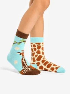 Chaussettes Enfants Girafe Mignonne -Le Bar à Chaussettes D K SC RS C C OKT 1700 Kids Socks Cute Giraffe 3
