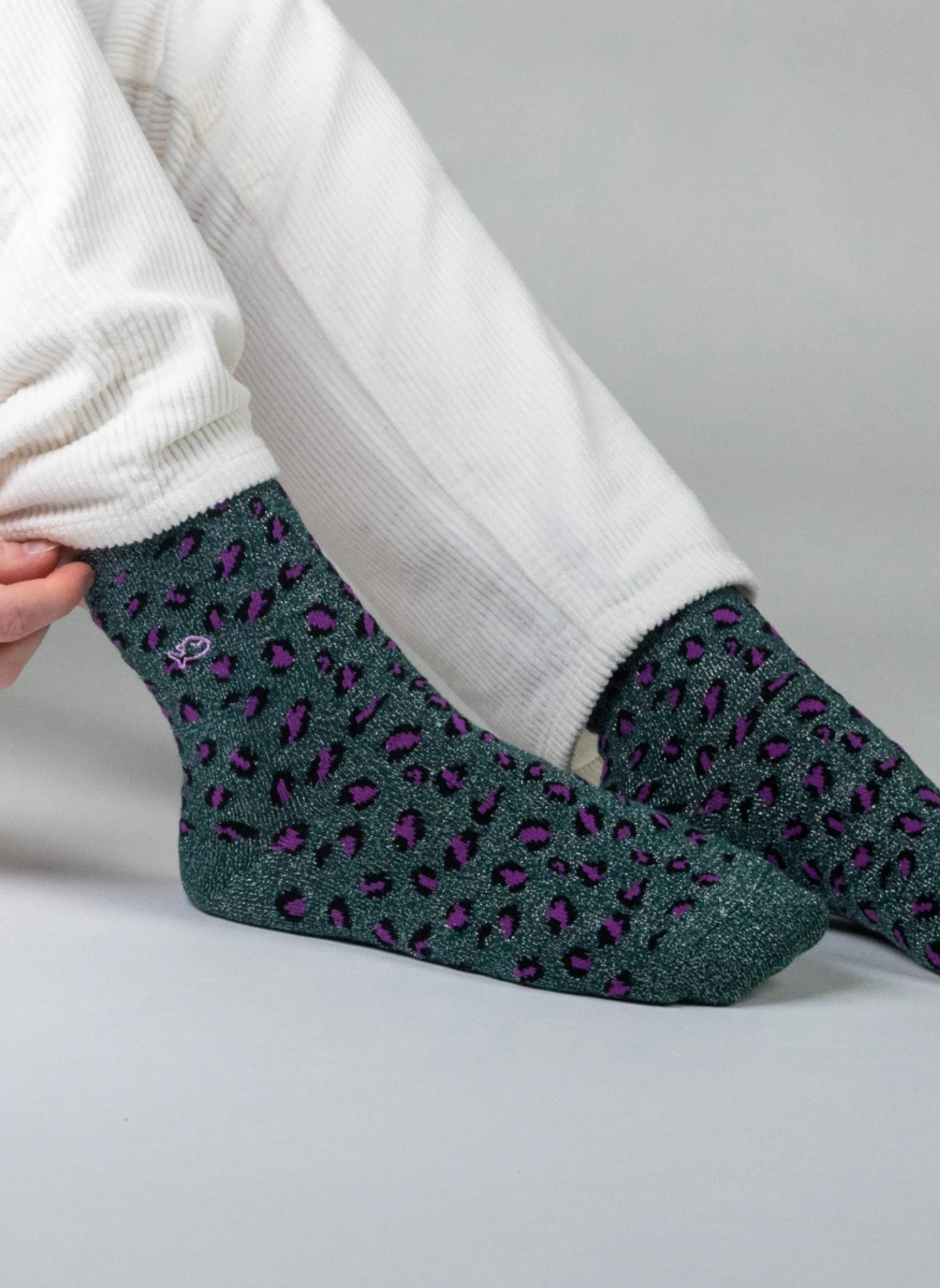 Chaussettes à Paillettes Léopard - Vert & Violet 3 Chaussettes à Paillettes Léopard - Vert & Violet – Image 3