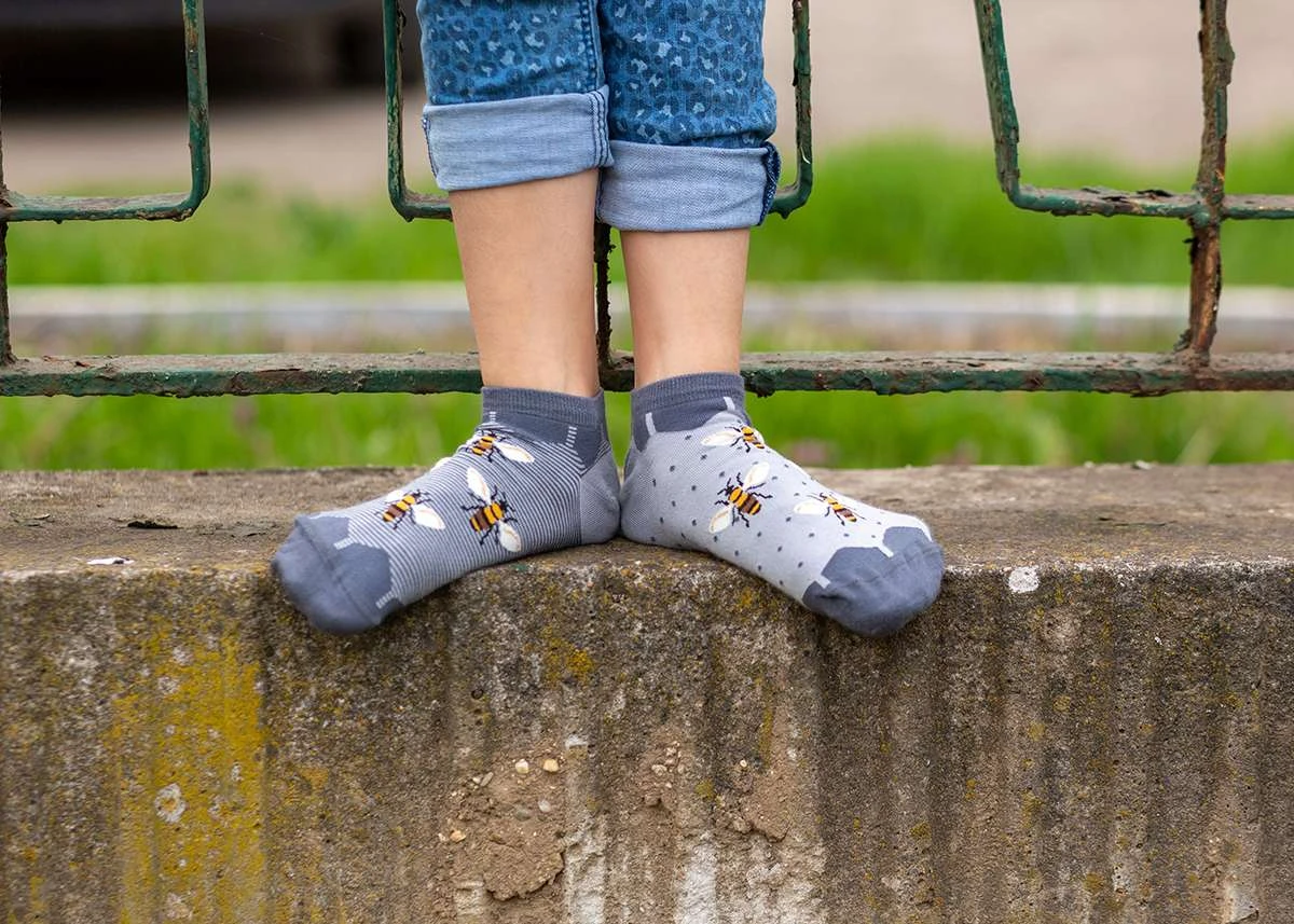 Socquettes En Bambou Abeilles - Grises 4 Socquettes En Bambou Abeilles - Grises – Image 4