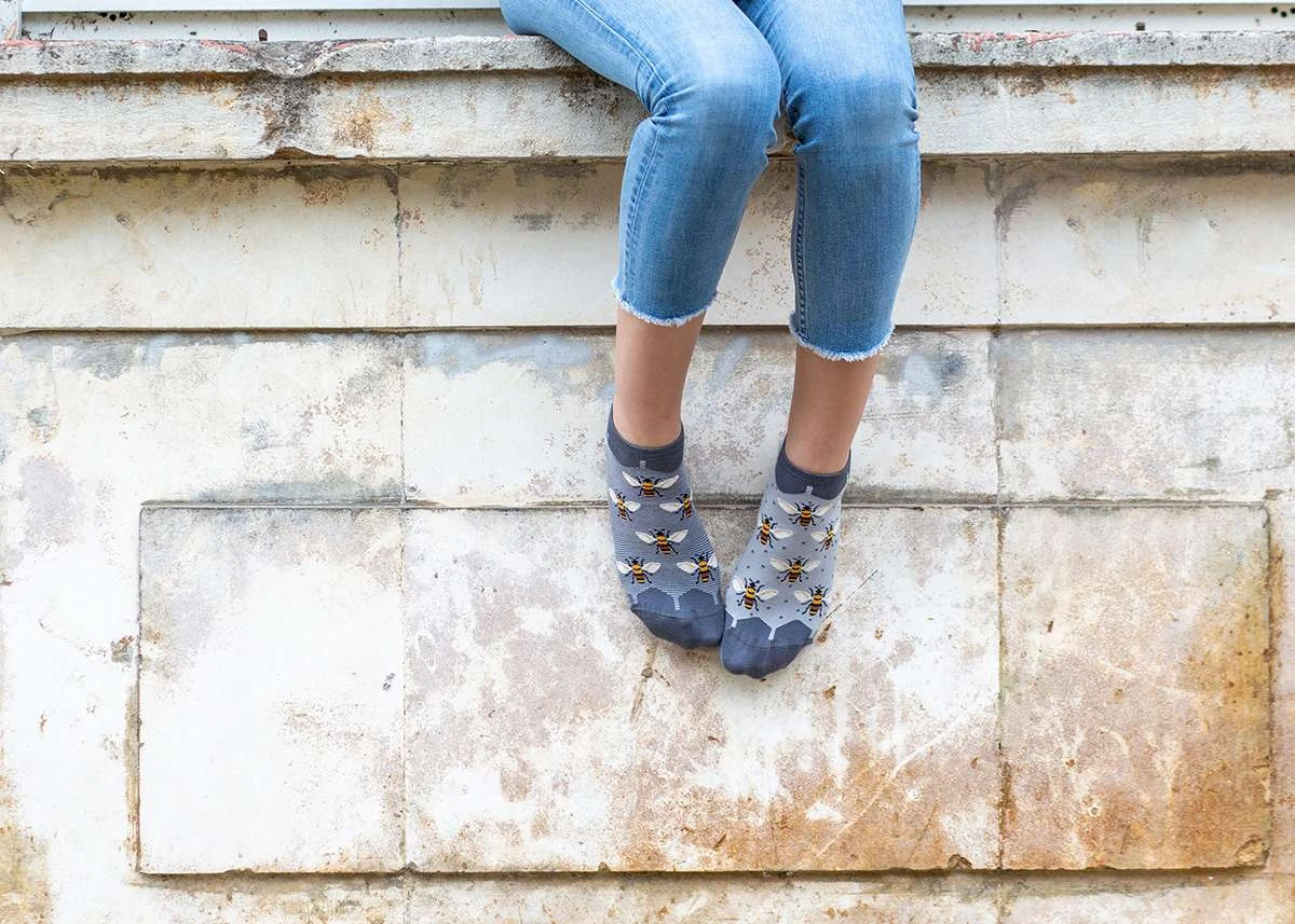 Socquettes En Bambou Abeilles - Grises 5 Socquettes En Bambou Abeilles - Grises – Image 5