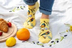 Socquettes En Bambou Oiseaux & Fleurs - Jaunes Pastel 5 Socquettes En Bambou Oiseaux & Fleurs - Jaunes Pastel -Le Bar à Chaussettes PH06 152 3