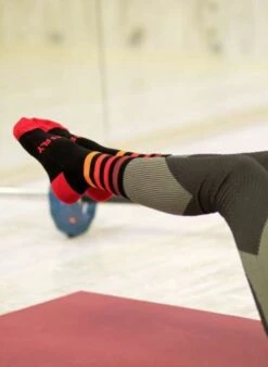 Chaussettes Running Microlon® Noir & Rouge -Le Bar à Chaussettes TF32 207 5