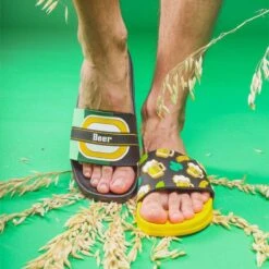 Claquettes Monde De La Bière -Le Bar à Chaussettes le bar a chaussettes claquettes monde de bieres 50804917010765