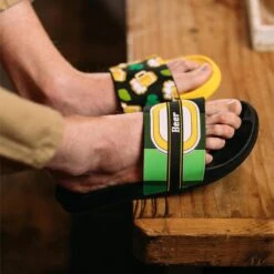 Claquettes Monde De La Bière -Le Bar à Chaussettes le bar a chaussettes claquettes monde de bieres 50804917076301